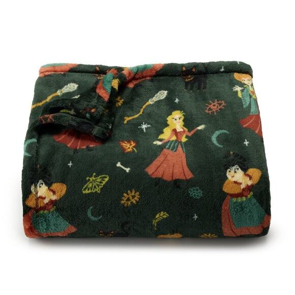 The Big One Hocus Pocus Halloween Oversized Super Soft Throw 5'x6' Plush Blanket - Picture 1 of 8